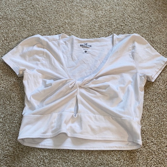 Hollister crop top w twist but stretchy - Picture 1 of 3
